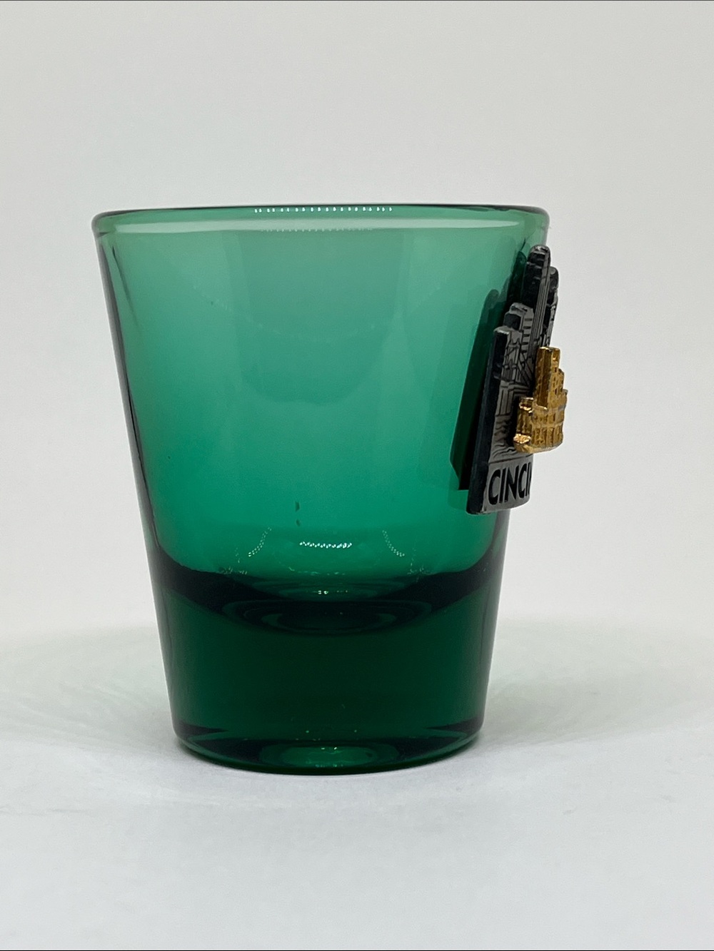 Cincinnati Green Glass Souvenir Shot Glass with Gold Riverboat Emblem - Picture 4 of 6